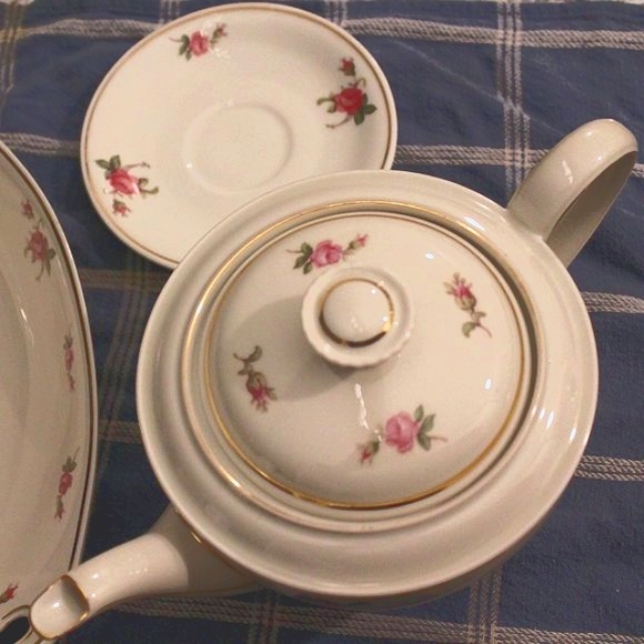 [HUTSCHENREUTHER] Rose and Gold Teapot with Dishes (4 pcs.) - Picture 2 of 16